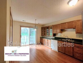 380 Gironde Ct in Woodbury, MN - Foto de edificio - Building Photo