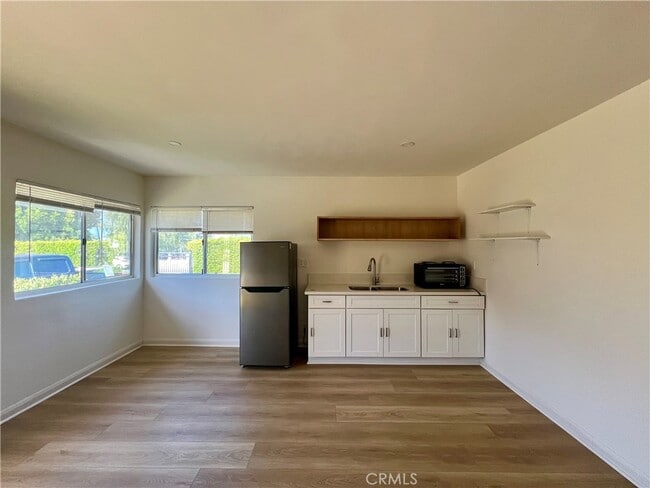 property at 5920 Willowcrest Ave