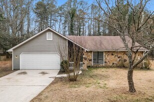 8983 Habersham Dr in Jonesboro, GA - Building Photo