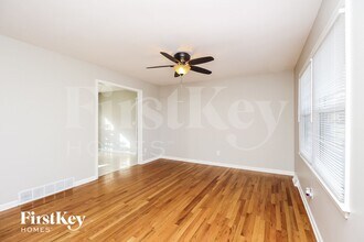 7310 Flint Dr in Shawnee, KS - Building Photo - Building Photo