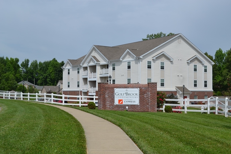 Golf Brook Condos in Elizabethtown, KY - Foto de edificio