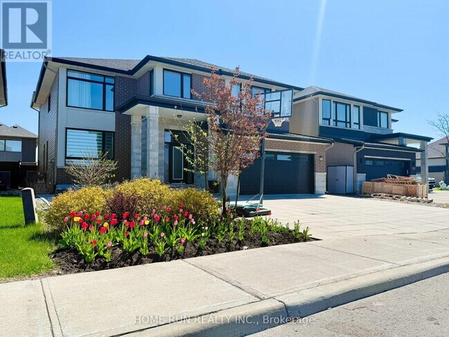 392 Serenade Cres in Ottawa, ON - Building Photo - Building Photo