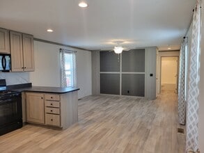 9634 Seaway Dr in Algonac, MI - Building Photo - Building Photo