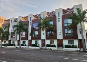 130 8th St N in St. Petersburg, FL - Building Photo