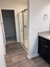 4555 Dillon Mill Dr in McLeansville, NC - Foto de edificio - Building Photo