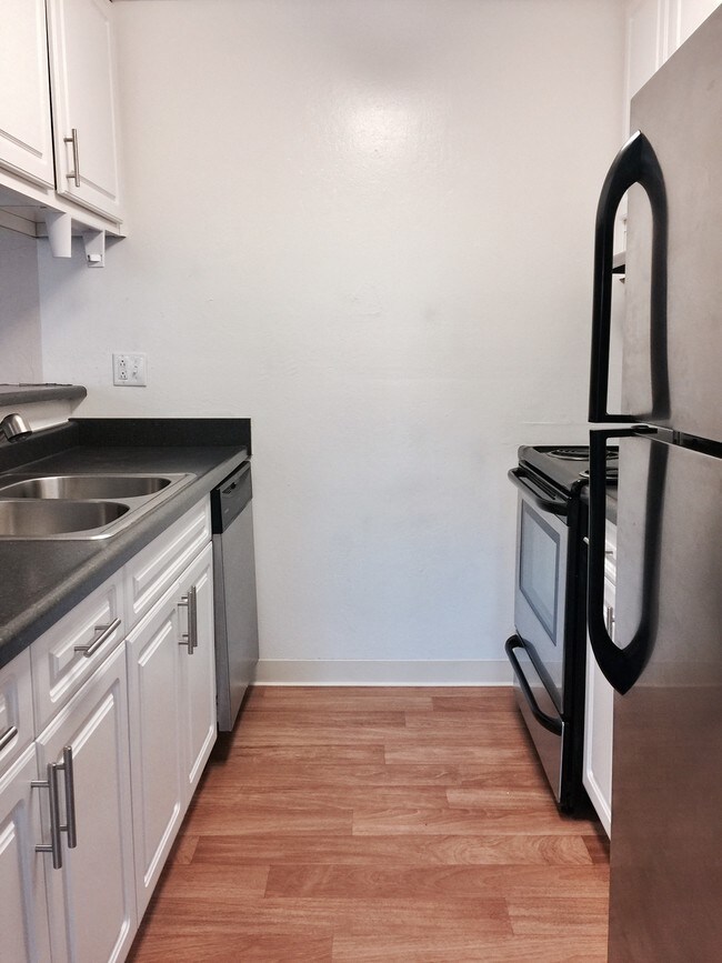 455 Ramona Ave Apartments and Nearby Monterey Apartments For Rent