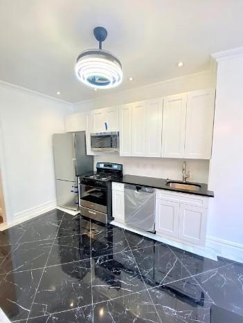 property at 77 W 85th St
