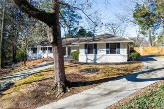 7330 Hunters Branch Dr NE in Atlanta, GA - Building Photo - Building Photo