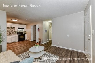 300 Hoskins Mill Ln in Charlotte, NC - Building Photo - Building Photo