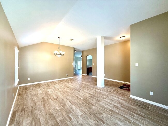 10022 Driftwood Park Dr