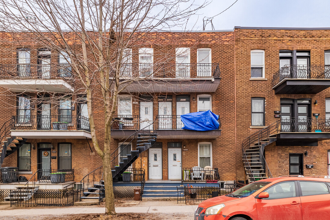 5574-5582 2E Av in Montréal, QC - Building Photo