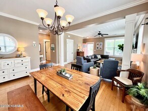 817 Wildflower Dr in Surf City, NC - Building Photo - Building Photo