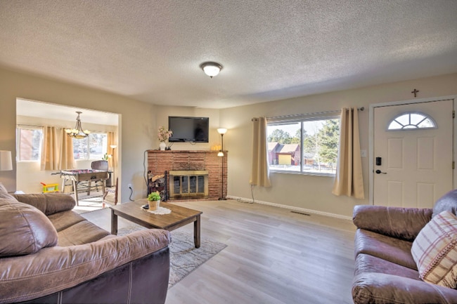 1005 N Baldwin St in Woodland Park, CO - Building Photo - Building Photo