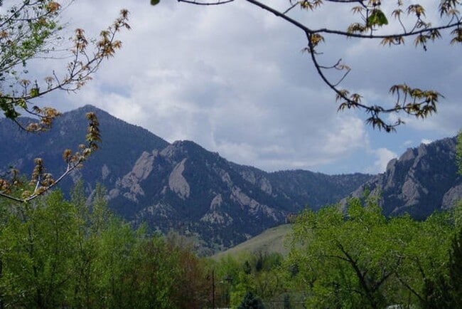 255 S 38th St in Boulder, CO - Building Photo - Building Photo