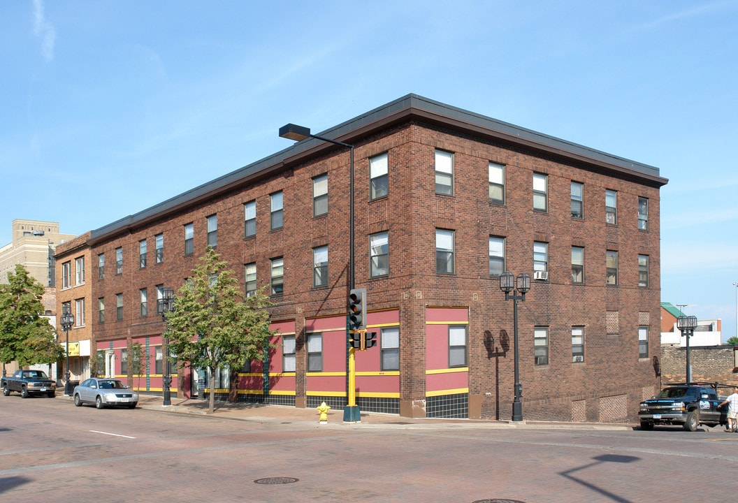 Francis Skinner Apartments in Duluth, MN - Foto de edificio