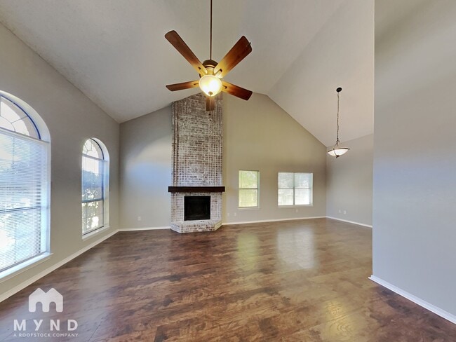837 Collins Blvd in Cedar Hill, TX - Building Photo - Building Photo