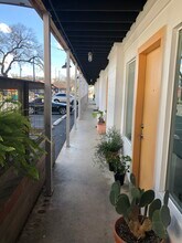 East Village Apartments in Austin, TX - Foto de edificio - Building Photo