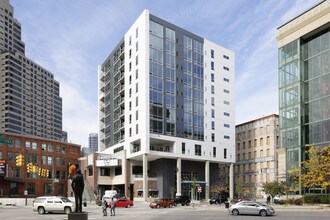 Venue Tower Apartments in Grand Rapids, MI - Foto de edificio - Building Photo