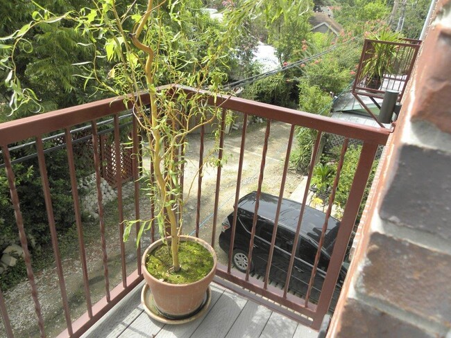 property at 737 Yale St