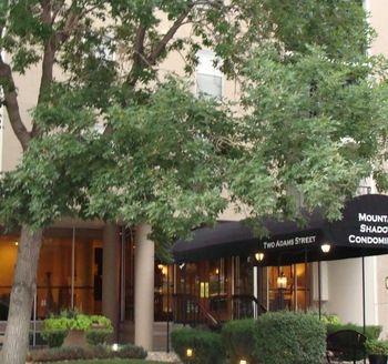 2 Adams St, Unit 701 in Denver, CO - Building Photo - Building Photo