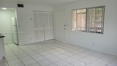 2042 NW 43 Terrace in Lauderhill, FL - Building Photo - Building Photo