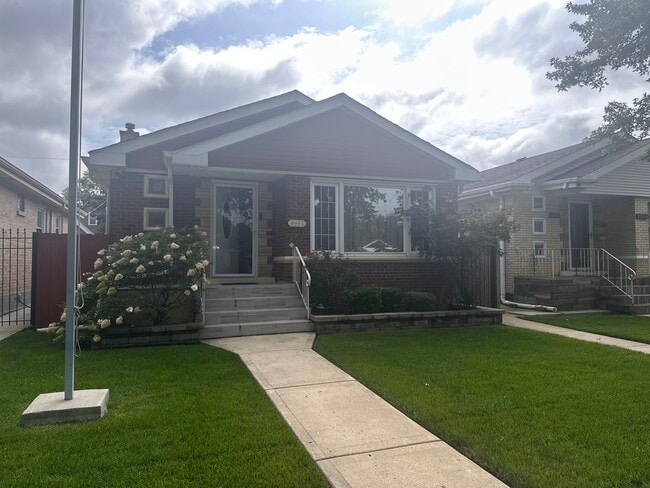 property at 4441 S Kilpatrick Ave