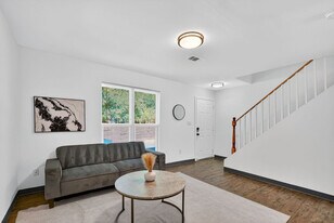5271 W Fayetteville Rd, Unit SI FL2-ID1613355P in Atlanta, GA - Building Photo