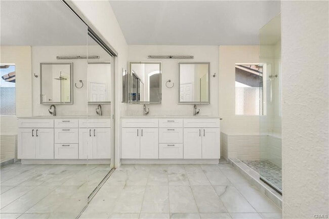 property at 5835 E Ridgemont Ct