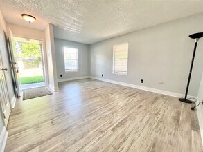4021 Avenue Q 1/2 in Santa Fe, TX - Building Photo - Building Photo