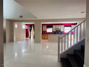 8035 Villa Trovas Ct in Las Vegas, NV - Building Photo - Building Photo