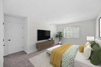 Ivy Hills Living Spaces in Cincinnati, OH - Building Photo - Building Photo