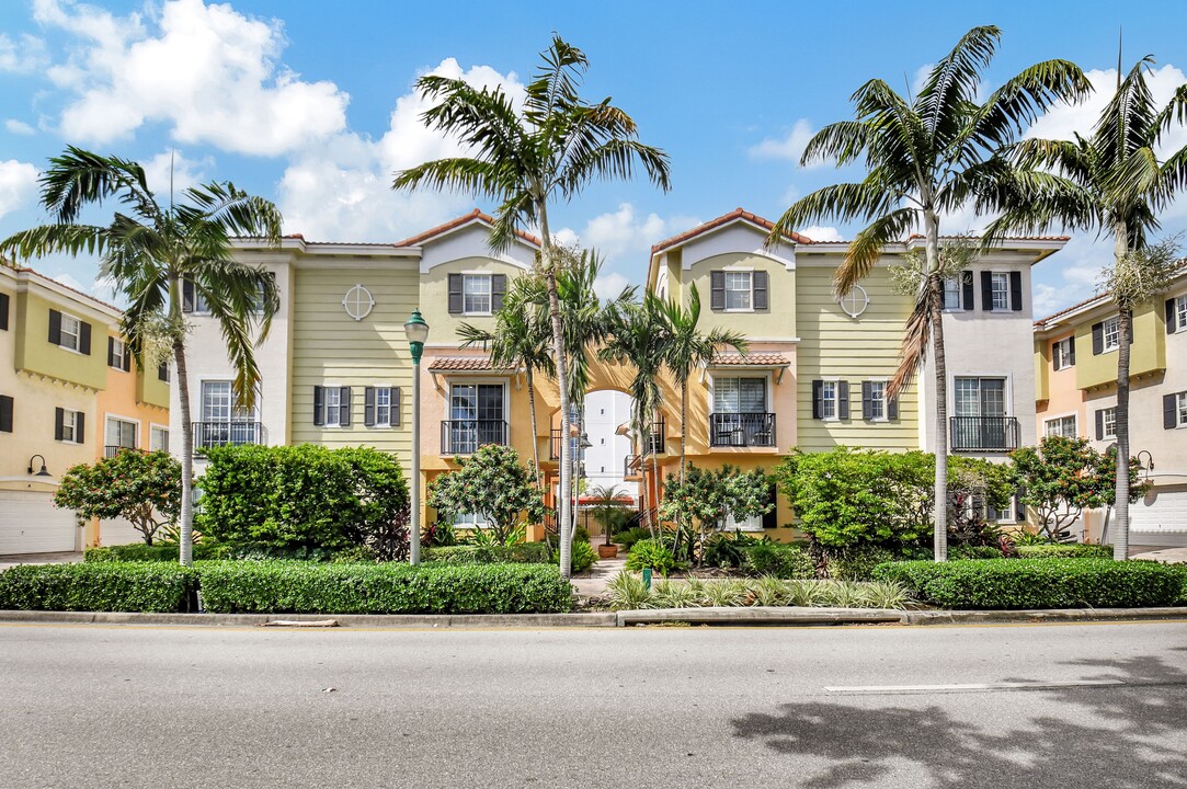 150 NE 6th Ave in Delray Beach, FL - Foto de edificio