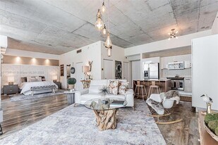 133 NE 2nd Ave, Unit 1208 in Miami, FL - Building Photo