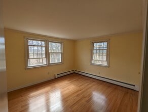 99 E Broadway-Unit -8 in Derry, NH - Building Photo - Building Photo