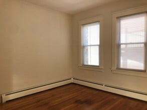 28 Richter St, Unit Floor 3 in Providence, RI - Building Photo - Building Photo