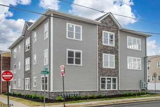 103 Jewell St-Unit -1 in Garfield, NJ - Building Photo - Building Photo