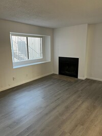 245 W Tulare Ave, Unit 245B in Visalia, CA - Building Photo - Building Photo