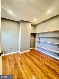 2125 W Seybert St photo'