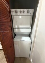 12040 SW 119th Pl in Miami, FL - Building Photo - Building Photo