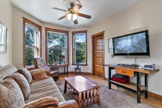 1821 N Sawyer Ave, Unit # 02 in Chicago, IL - Building Photo - Building Photo