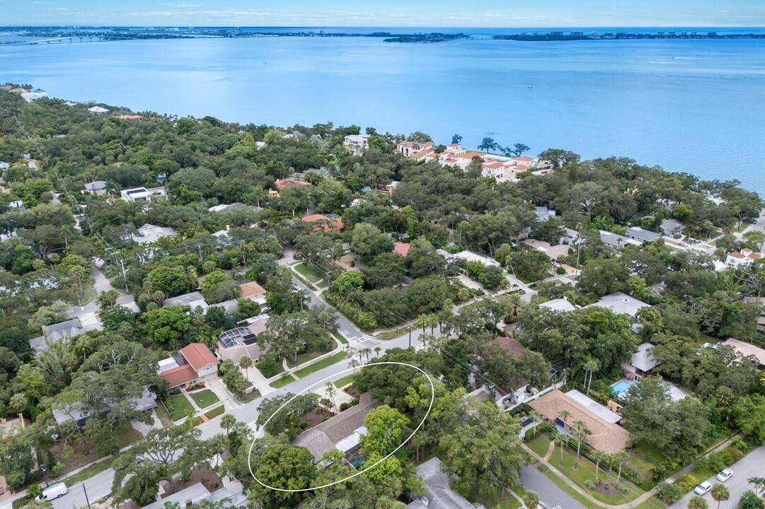 941 Virginia Dr in Sarasota, FL - Building Photo