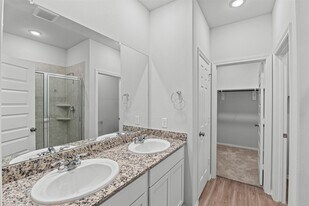 10718 Soapberry Ct in Tomball, TX - Building Photo