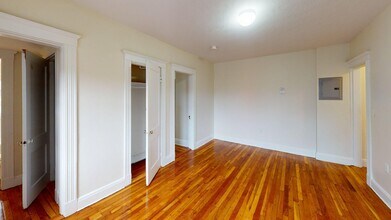 1626 Commonwealth Ave, Unit 6 in Boston, MA - Foto de edificio - Building Photo