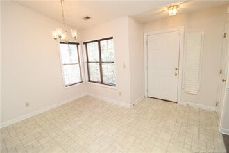 6120 Sunpointe Dr in Raleigh, NC - Foto de edificio - Building Photo