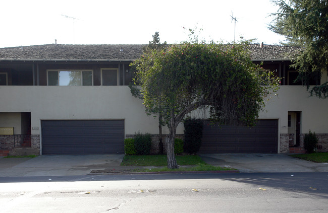 1051-1055 Whipple Ave in Redwood City, CA - Building Photo - Building Photo