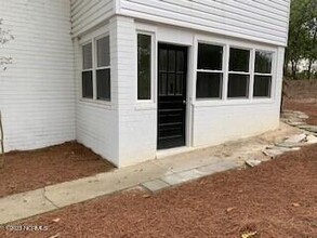 302 W Maple Ave in Aberdeen, NC - Building Photo - Building Photo