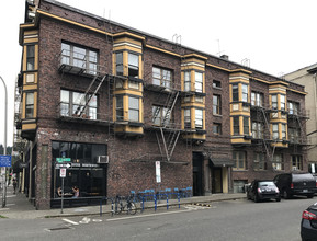 Cambridge & Trinity Apartments in Portland, OR - Building Photo - Building Photo