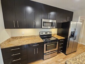 5836 Birchbrook Dr in Dallas, TX - Foto de edificio - Building Photo