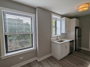 3935 N Janssen Ave, Unit 3937-3W in Chicago, IL - Building Photo - Building Photo