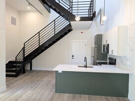 1453 Maple Ave in Evanston, IL - Building Photo